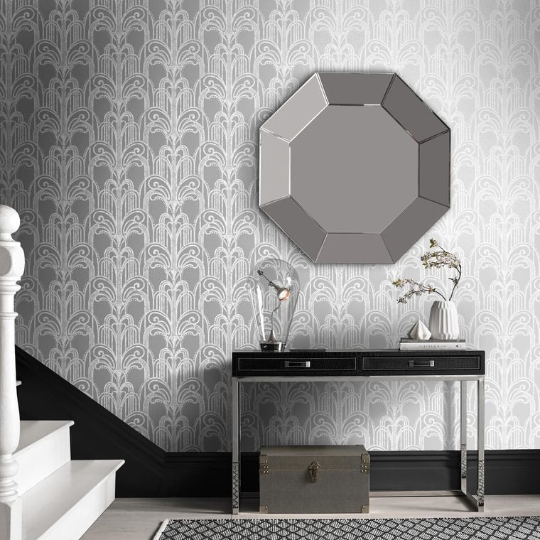 Closeup of a wallpaper showing its Art-Deco, Damask, Grey, Monochrome, Silver, Two-tone pattern, color, and subtle texture.