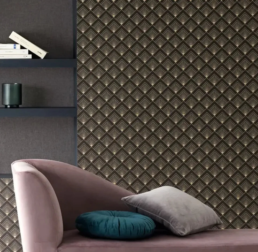 Closeup of a wallpaper showing its Art-Deco, Contemporary, Dramatic, Geometric pattern, color, and subtle texture.