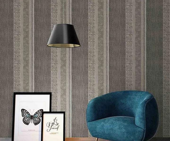 Closeup of a wallpaper showing its Contemporary, Geometric, Stripes pattern, color, and subtle texture.