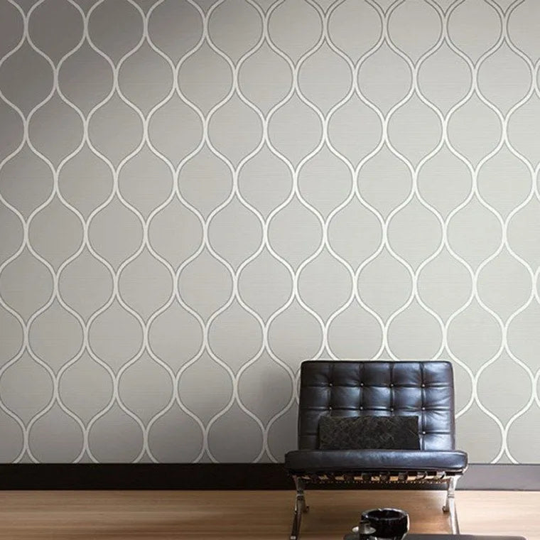 Closeup of a wallpaper showing its Black, Contemporary, Cream, Monochrome, Neutrals pattern, color, and subtle texture.