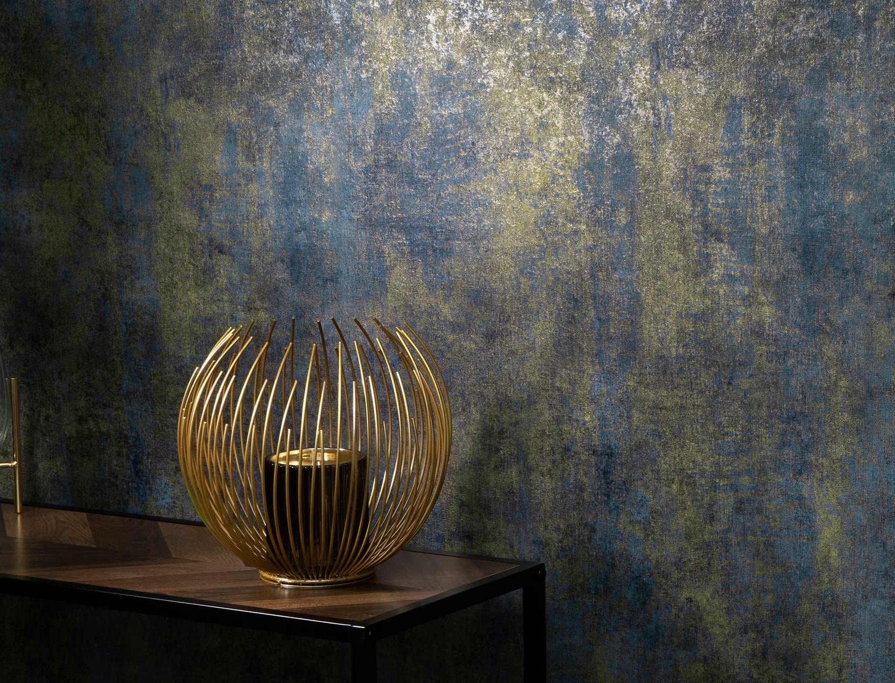 Erismann Elle Decoration 4 textured blue and green wallpaper in modern interior with decorative gold accent