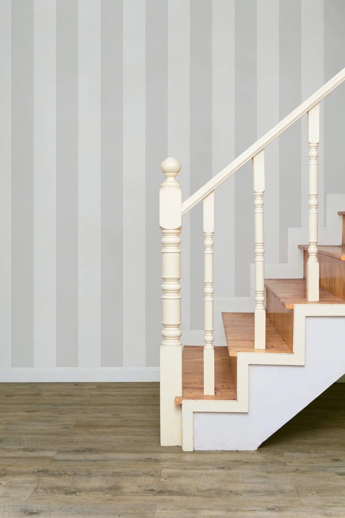 Marburg Heritage 47634 grey vertical stripe wallpaper